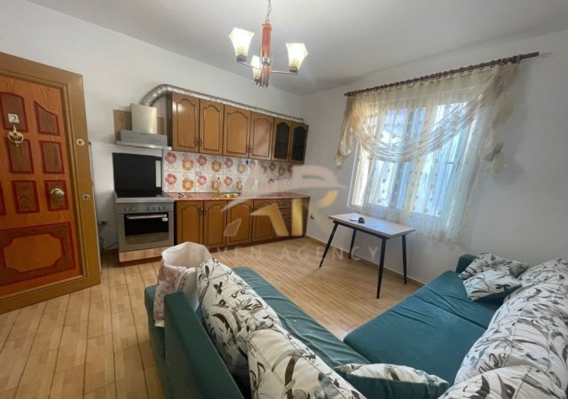 Tirane, jepet me qera shtepi 1+1 Kati 2, 60 m² 430 € (Kodra e diellit prane Big Market)