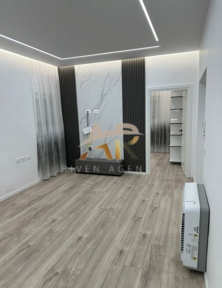 Tirane, jepet me qera shtepi 2+1 Kati 3, 62 m² 800 € (Bllok, tek Libri Universitar)
