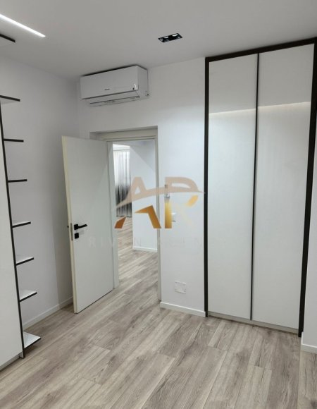 Tirane, jepet me qera shtepi 2+1 Kati 3, 62 m² 800 € (Bllok, tek Libri Universitar)