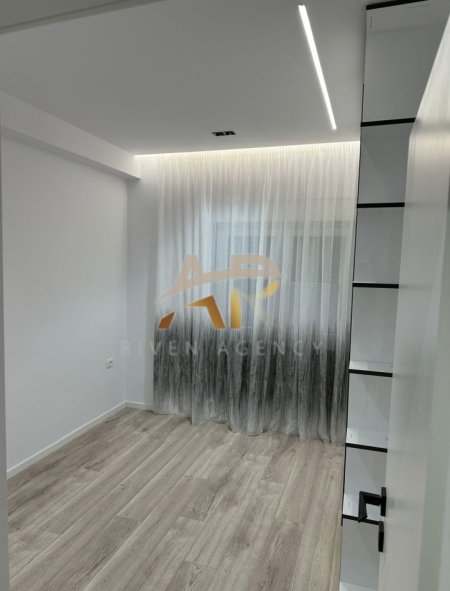 Tirane, jepet me qera shtepi 2+1 Kati 3, 62 m² 800 € (Bllok, tek Libri Universitar)