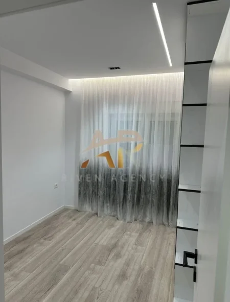 Tirane, jepet me qera shtepi 2+1 Kati 3, 62 m² 800 € (Bllok, tek Libri Universitar)