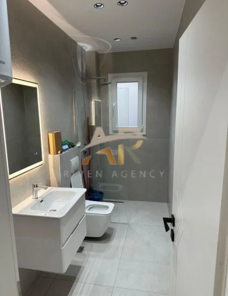 Tirane, jepet me qera shtepi 2+1 Kati 3, 62 m² 800 € (Bllok, tek Libri Universitar)