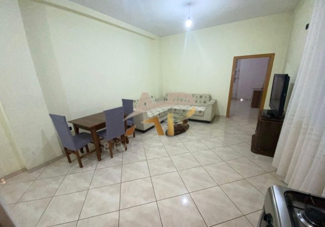 Tirane, jepet me qera shtepi 1+1 Kati 3, 60 m² 350 € (Pranë nënstacionit elektrik)