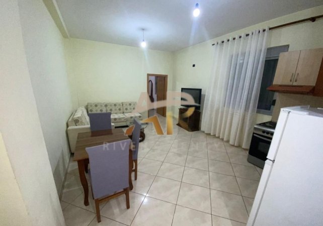 Tirane, jepet me qera shtepi 1+1 Kati 3, 60 m² 350 € (Pranë nënstacionit elektrik)