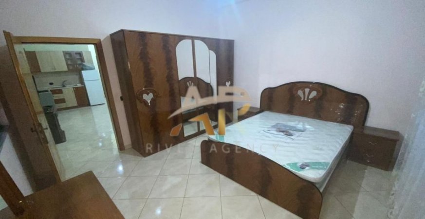 Tirane, jepet me qera shtepi 1+1 Kati 3, 60 m² 350 € (Pranë nënstacionit elektrik)