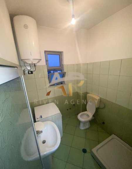 Tirane, jepet me qera shtepi 1+1 Kati 3, 60 m² 350 € (Pranë nënstacionit elektrik)