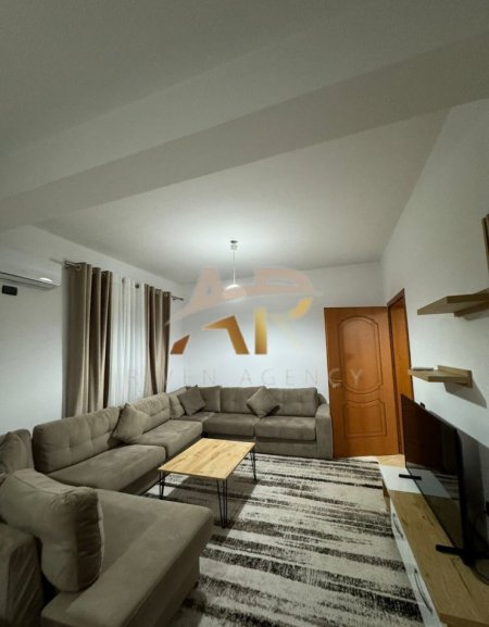 Tirane, jepet me qera shtepi 1+1 Kati 4, 90 m² 500 € (Pranë Concord Center)