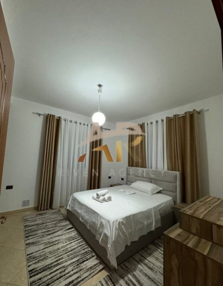 Tirane, jepet me qera shtepi 1+1 Kati 4, 90 m² 500 € (Pranë Concord Center)