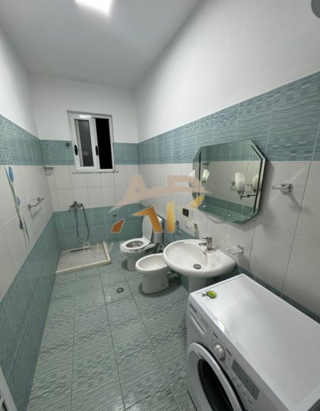 Tirane, jepet me qera shtepi 1+1 Kati 4, 90 m² 500 € (Pranë Concord Center)