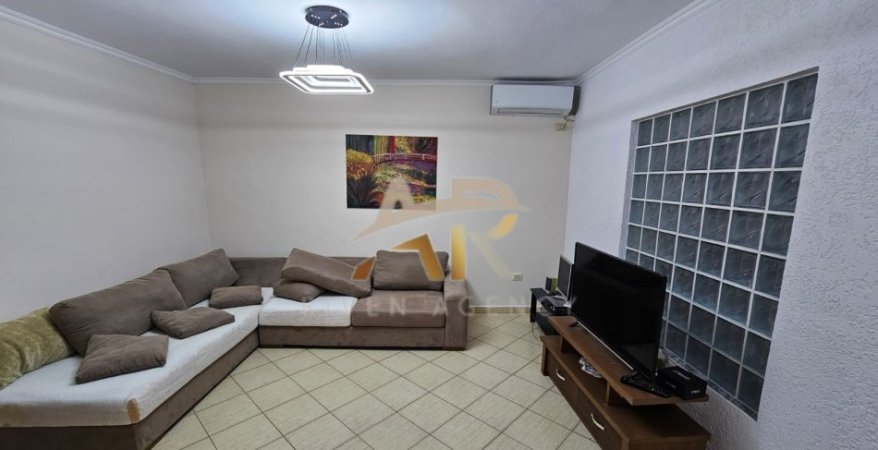 Tirane, jepet me qera shtepi 2+1 Kati 4, 67 m² 550 € (Rruga Ferit Xhajko)