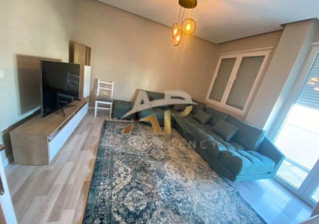 Tirane, jepet me qera shtepi 2+1 Kati 7, 107 m² 550 € (Rruga e Dibres)