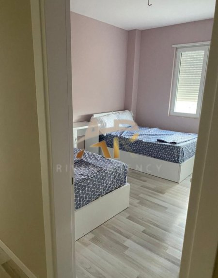 Tirane, jepet me qera shtepi 2+1 Kati 7, 107 m² 550 € (Rruga e Dibres)