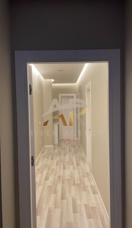 Tirane, jepet me qera shtepi 2+1 Kati 7, 107 m² 550 € (Rruga e Dibres)