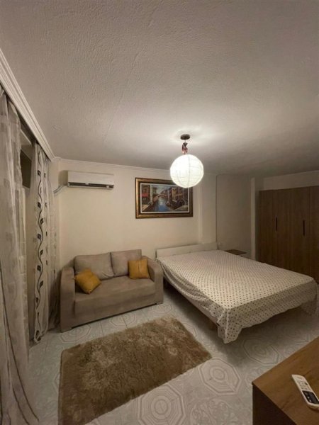 Tirane, jepet me qera apartament 1+1 Kati 2, 62 m² 62 € (Sheshi Willson)