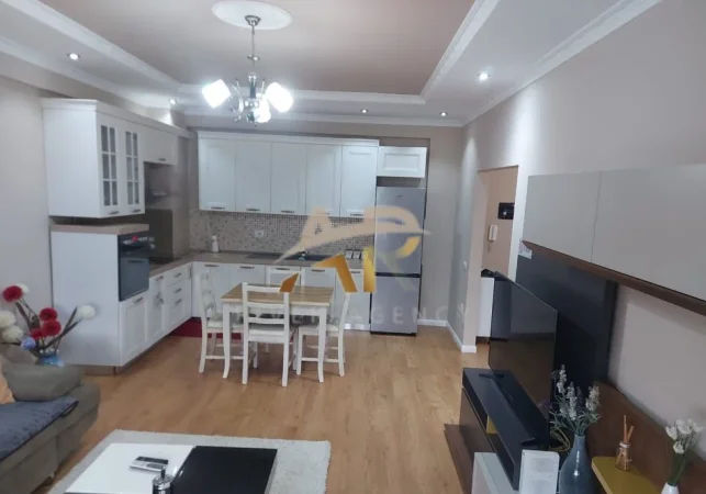 Tirane, jepet me qera shtepi 1+1 Kati 5, 96 m² 900 € (Rruga Bilal Sina)