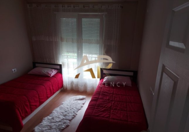 Tirane, jepet me qera shtepi 1+1 Kati 5, 96 m² 900 € (Rruga Bilal Sina)