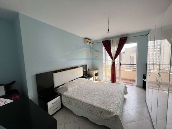 SHITET APARTAMENT 2+1+2,UNAZA RE ,125000 EURO
