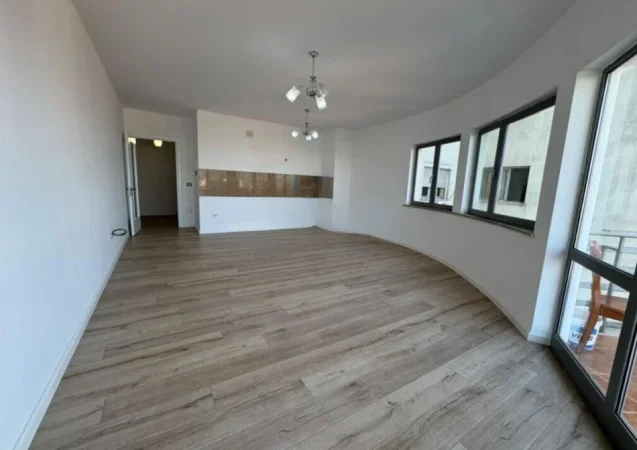 Tirane, shitet apartament 1+1 Kati 5, 76 m² 147.000 € (Zogu i Zi)