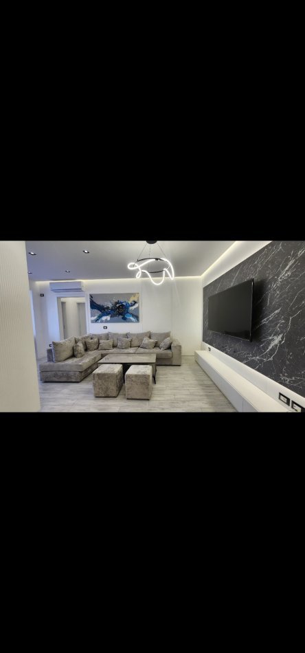 Tirane, jepet me qera apartament 3+1 Kati 8, 111 m² 1.250 € (Rruga e kavajes)