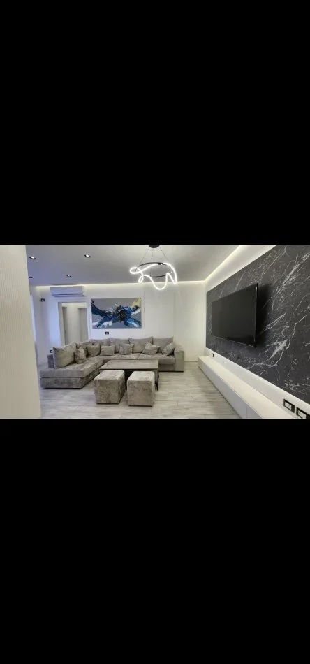Tirane, jepet me qera apartament 3+1 Kati 8, 111 m² 1.250 € (Rruga e kavajes)