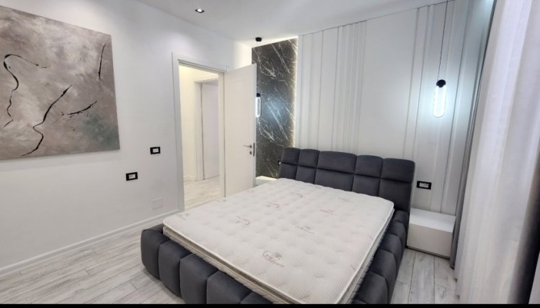 Tirane, jepet me qera apartament 3+1 Kati 8, 111 m² 1.250 € (Rruga e kavajes)