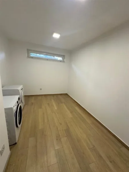 Tirane, jepet me qera Vile 3 Katshe Kati 2, 750 m² 3.900 € (Akacia Hills Residence)