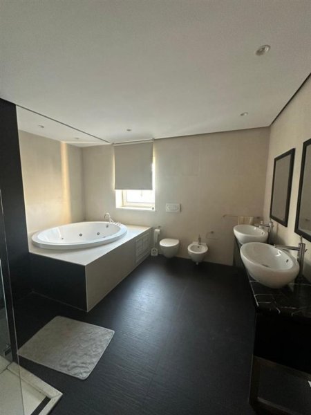 Tirane, jepet me qera Vile 3 Katshe Kati 2, 750 m² 3.900 € (Akacia Hills Residence)
