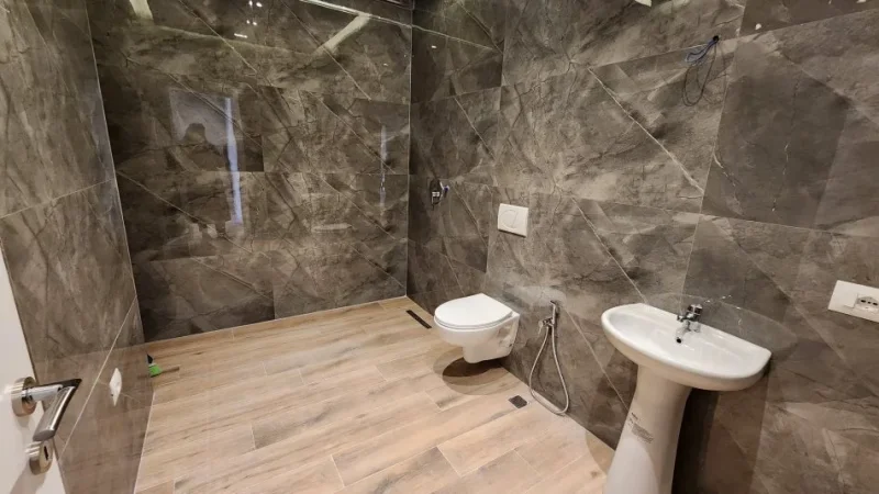Tirane, jap me qera apartament 2+1+Ballkon Kati 1, 117 m² 1.350 € (Komuna e Parisit)