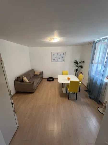 Durres, jepet me qera apartament 2+1 Kati 1, 90 m² 500 €