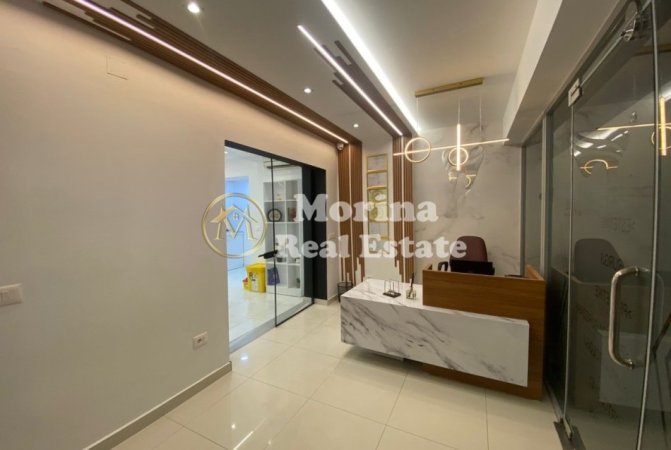 Tirane, jepet me qera ambjent biznesi Kati 1, 40 m² 500 € (Xhamlliku)