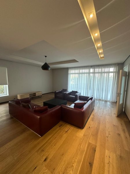 Tirane, jepet me qera apartament 3 Katshe Kati 3, 750 m² 3.900 € (Akacia Hills Residence , Sauk)