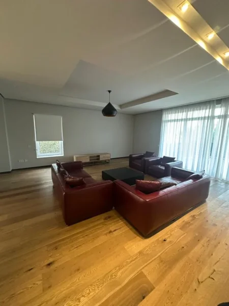 Tirane, jepet me qera apartament 3 Katshe Kati 3, 750 m² 3.900 € (Akacia Hills Residence , Sauk)