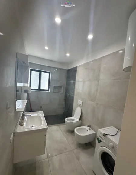 Tirane, jepet me qera Vile 2+1 Kati 2, 100 m² 500 € (ali demi)