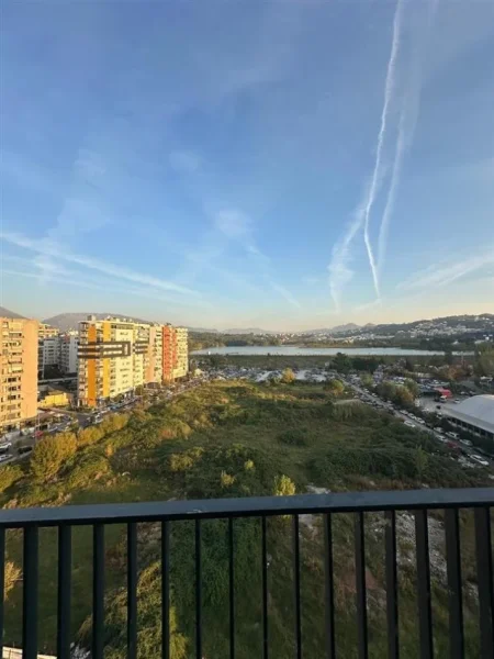 Tirane, shitet apartament 3+1+Ballkon Kati 7, 216 m² 612.000 € (Lake View)