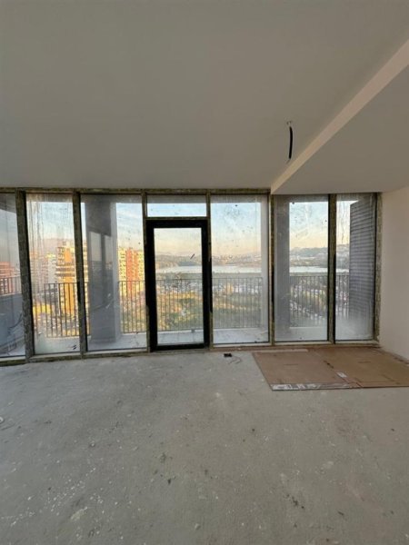 Tirane, shitet apartament 3+1+Ballkon Kati 7, 216 m² 612.000 € (Lake View)