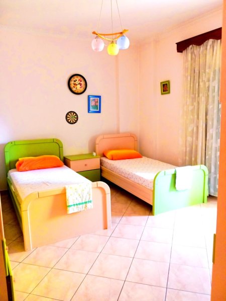 Vlore, jepet me qera apartament 2+1+Aneks+Ballkon Kati 7, 120 m² 370 € (Donika Kastrioti)