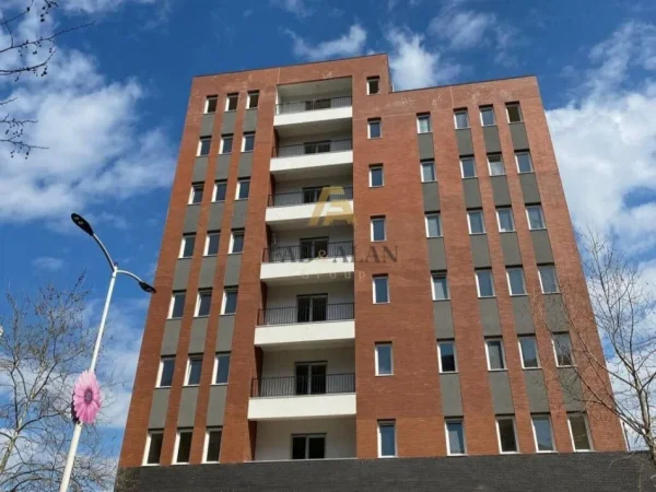 Tirane, shitet ambjent biznesi Kati 0, 63 m² 158.000 € (Kamez)