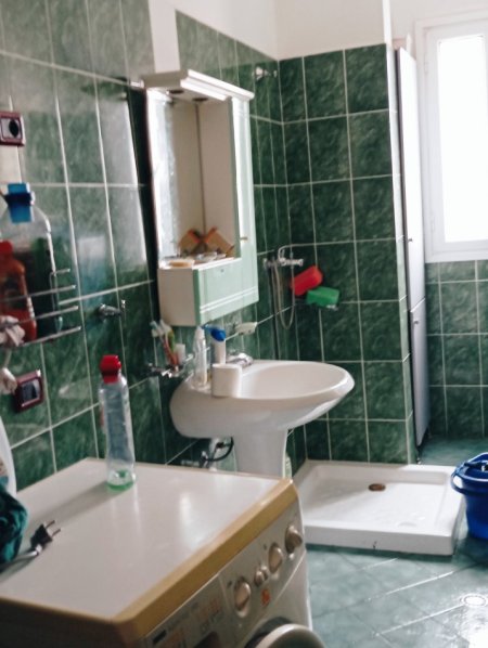 Vlore, jepet me qera apartament 2+1+Aneks+Ballkon Kati 7, 120 m² 370 € (Donika Kastrioti)