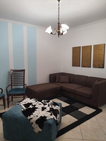 Tirane, jepet me qera apartament 1+1+Ballkon Kati 7, 67 m² 600 € (komuna e parisit)