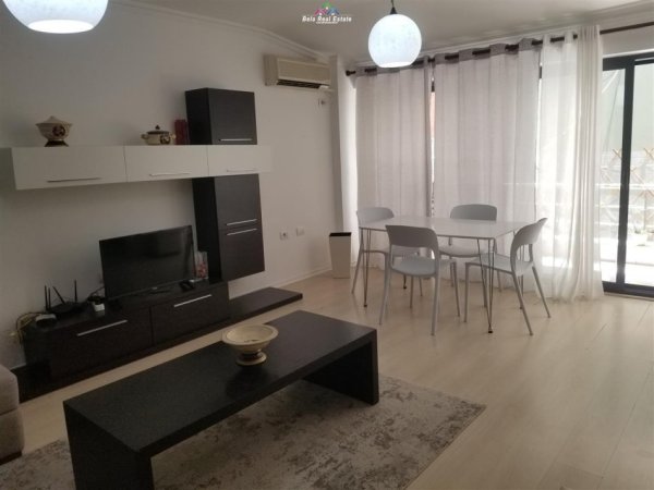 Tirane, jepet me qera apartament 1+1+Ballkon Kati 7, 67 m² 600 € (komuna e parisit)