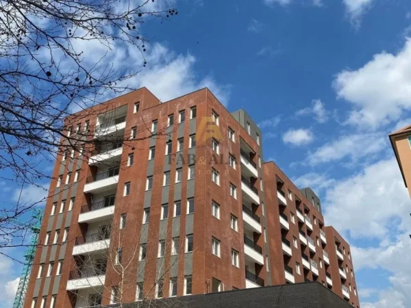 Tirane, shitet ambjent biznesi Kati 0, 473 m² 1.182.500 € (Kamez)