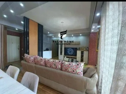 Tirane, shitet apartament 1+1 Kati 8, 95 m² 300.000 € (RRUGA MYSLYM SHYRI)