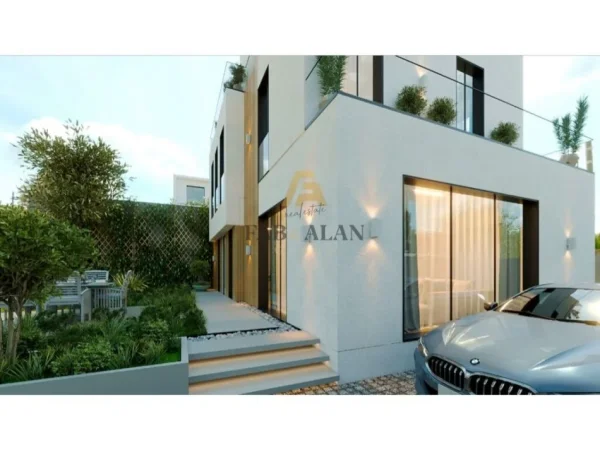 Tirane, shitet Vile 2 Katshe , 290 m² 640.000 € (LIQENI I THATE)