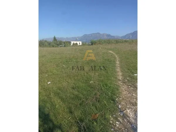 Tirane, shitet truall , 1.500 m² 155.000 € (Kamez Bathore)