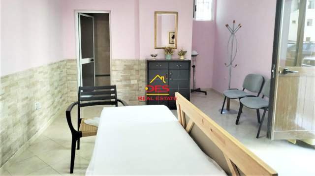 Tirane, jepet me qera ambjent biznesi 25 m² 25.000 Leke