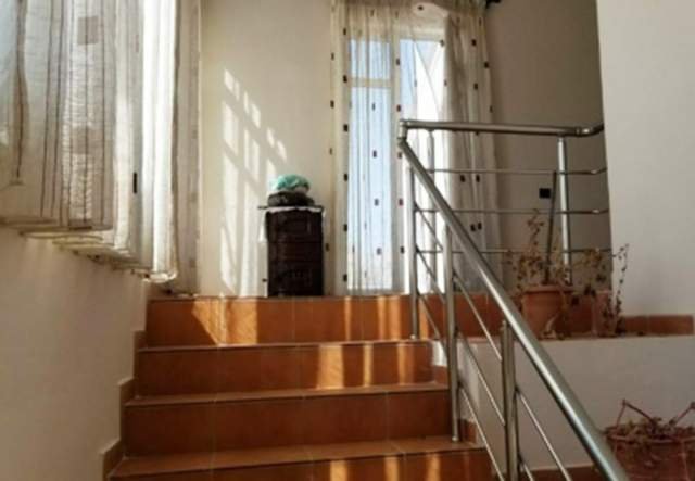 Tirane, jepet me qera apartament Kati 3, 300 m² 400 Euro