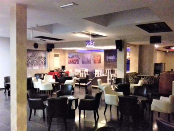Tirane, jepet me qera ambjent biznesi 260 m² 60.000 Leke