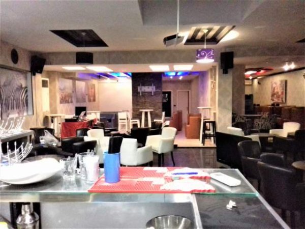 Tirane, jepet me qera ambjent biznesi 260 m² 60.000 Leke