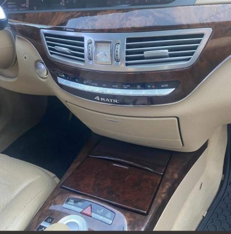 Tirane, shitet makine Mercedes-Benz Viti 2010,