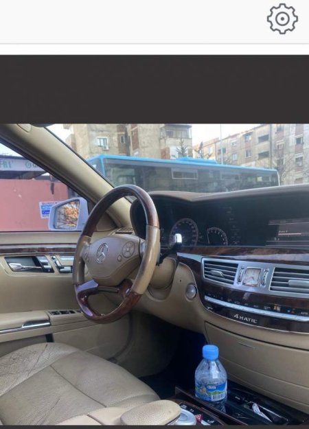 Tirane, shitet makine Mercedes-Benz Viti 2010,